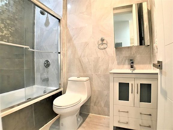 4th image of 143 Woodbine St APT 2F