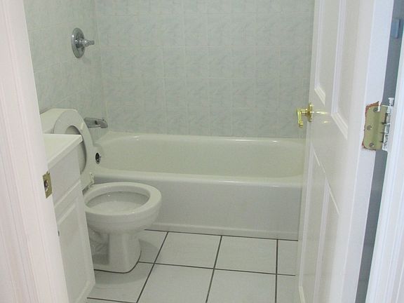 4th image of 1421 Pacific St APT 3