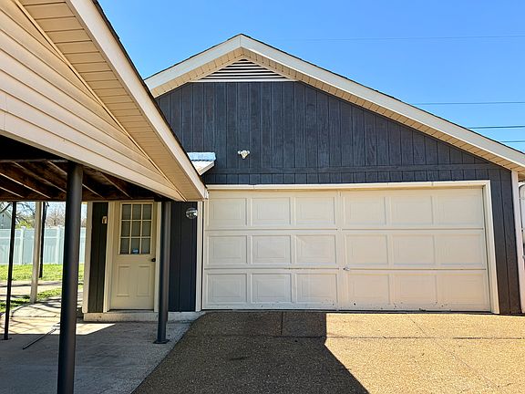 3rd image of 312 Evergreen Dr