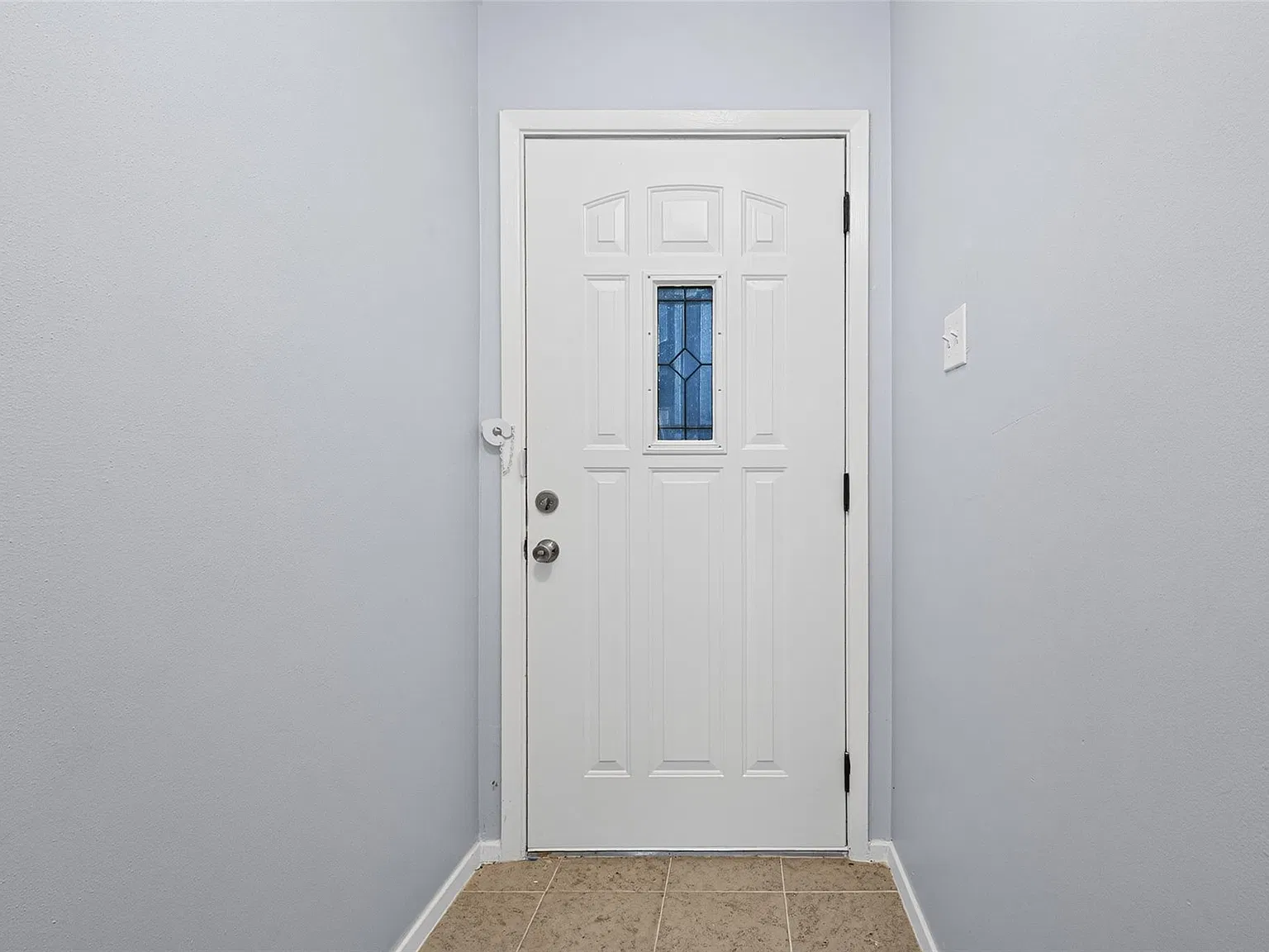 3 bed, 2.0 bath, 1239 sqft, $1,700 — Photo 4
