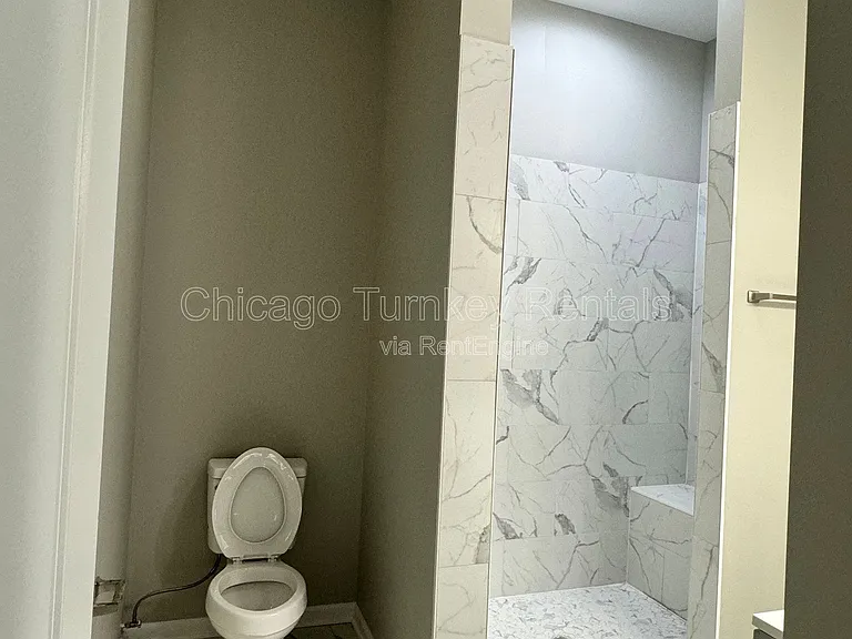 2361 S Whipple St #1F — Photo 9