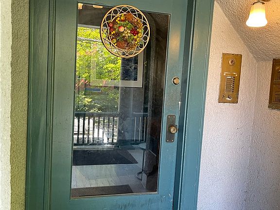 3rd image of 1314 SE Salmon St APT 104
