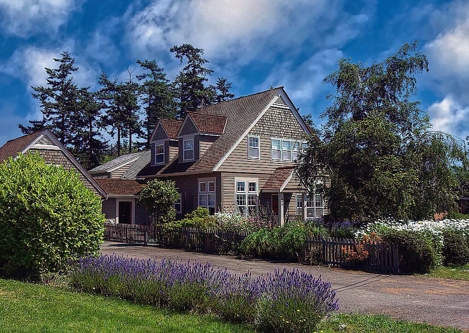 1st image of 577 Scenic Heights Rd