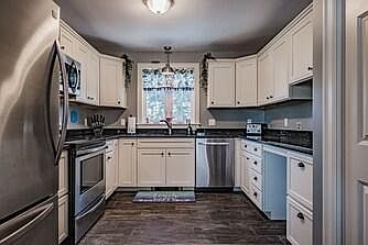 1st image of 19 Caton Rd