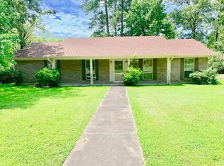 1422 Sleepy Hollow Dr, Lufkin, TX 75904