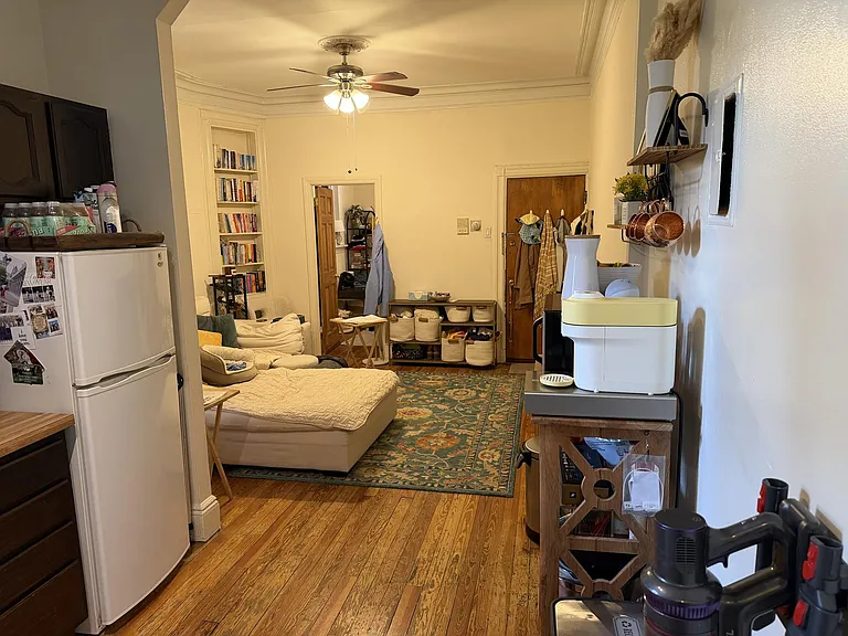 906 Willow Ave #4 — Photo 5