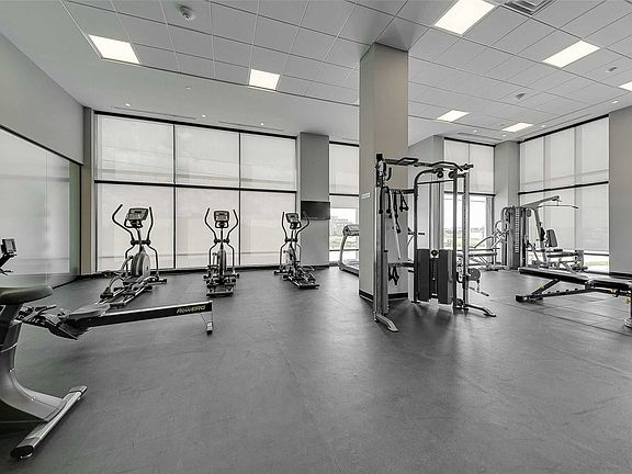 4th image of 681 Yonge St #301