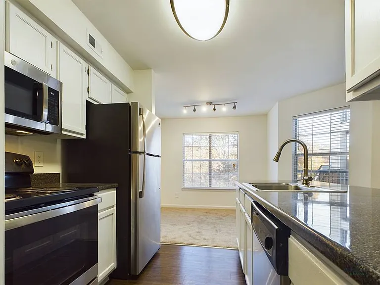 Bridlewood On Westland Apartments — Photo 45