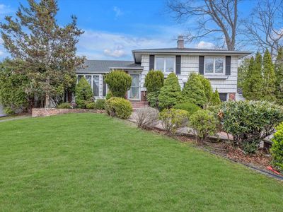 595 Saint George Avenue, North Babylon, NY, 11703