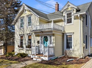 108 E Hillside Ave, Barrington, IL