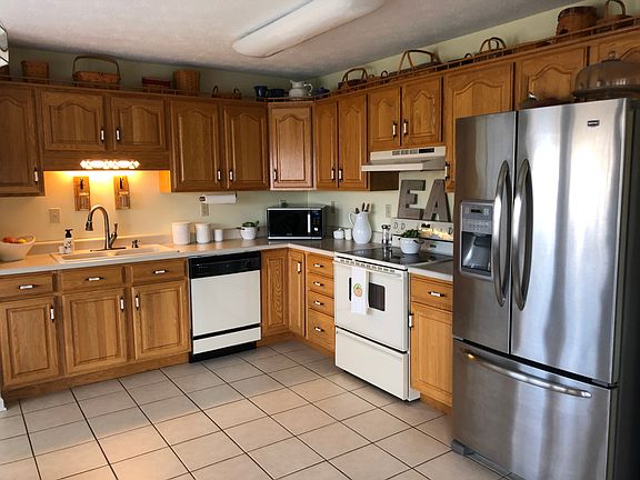 4th image of 549 Lakeview Cir