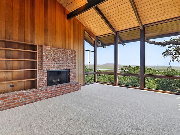 4th image of 310 Crest Road