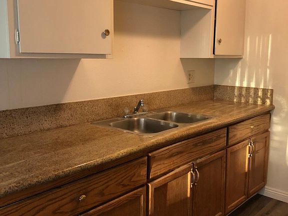 4th image of 1355 Abbey Ln APT 3