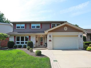 1215 W Sunset Rd, Mount Prospect, IL 60056