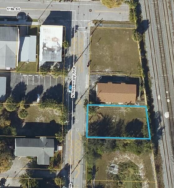 2nd image of 1116 N Rosemary Avenue