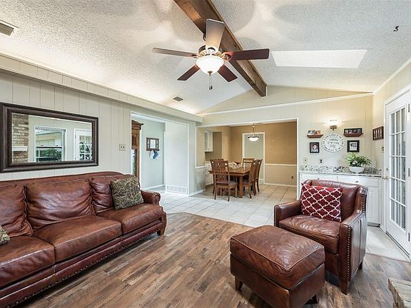 5th image of 2127 Southmoor Dr