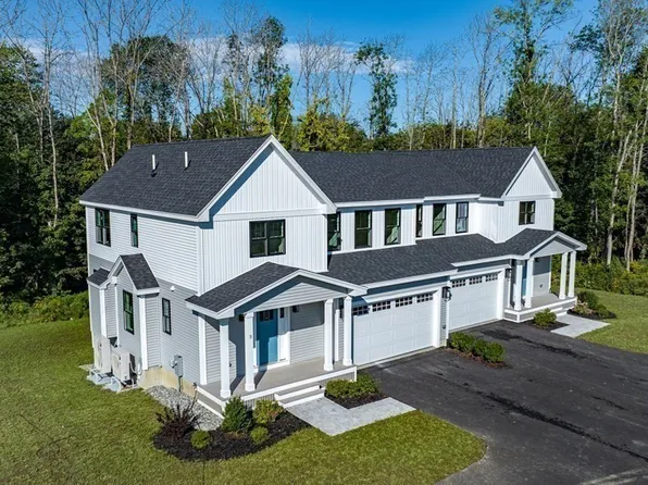 3 Major Boyd Dr #3, West Newbury, MA 01985