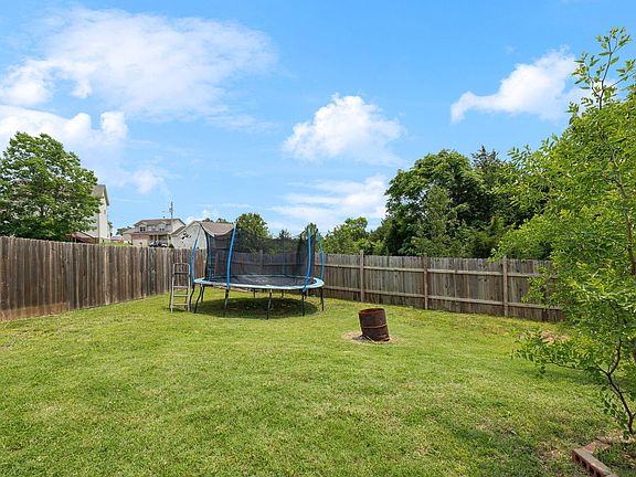 4th image of 1217 Merritt Hill Trl