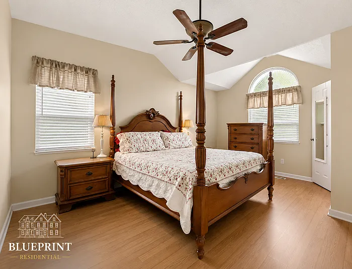 3725 Holgate Ln — Photo 10