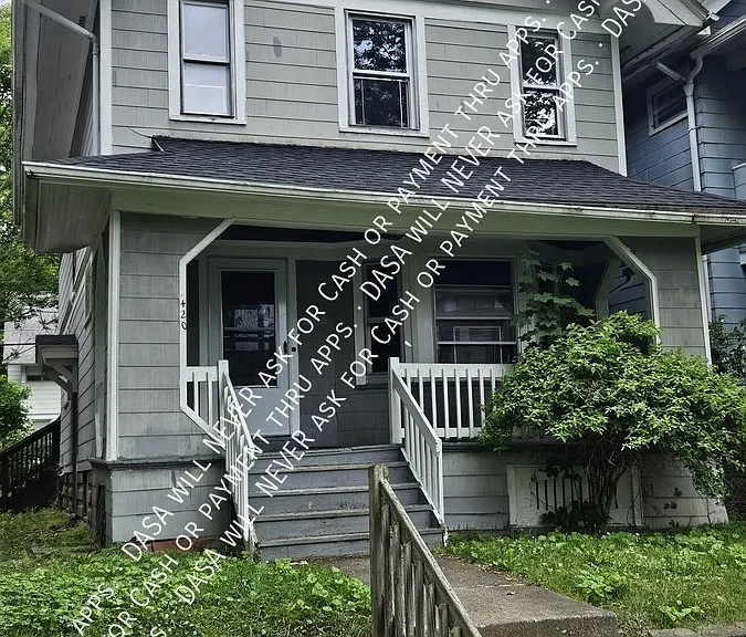 420 Rosewood Ter — Photo 1
