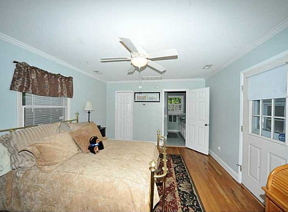 2nd image of 6206 Richmond Cres