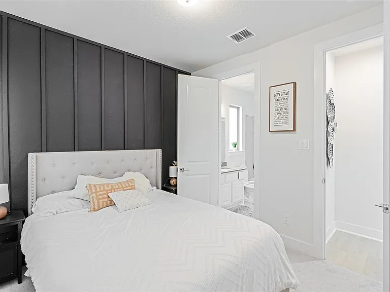 312 Palatino Bnd — Photo 17
