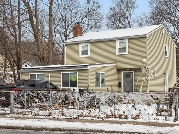 89 Lebanon St, Melrose, MA 02176