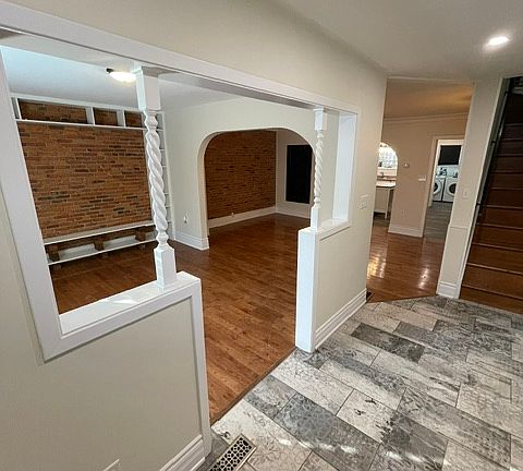 3rd image of 236 Sydenham St