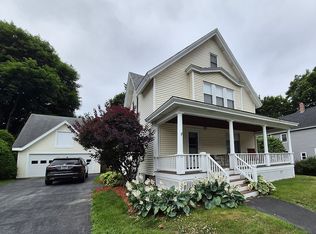 17 Grove St, Brewer, ME 04412