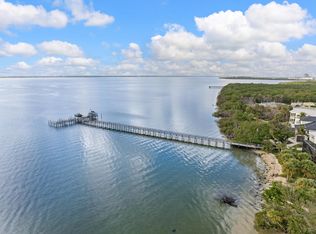 7671 Pelican Pointe Dr, Jensen Beach, FL 34957