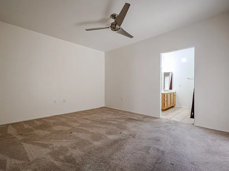 3221 N 37th St #32 — Photo 14