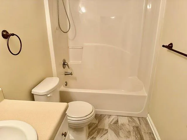 4339 Barcelona Trce — Photo 21