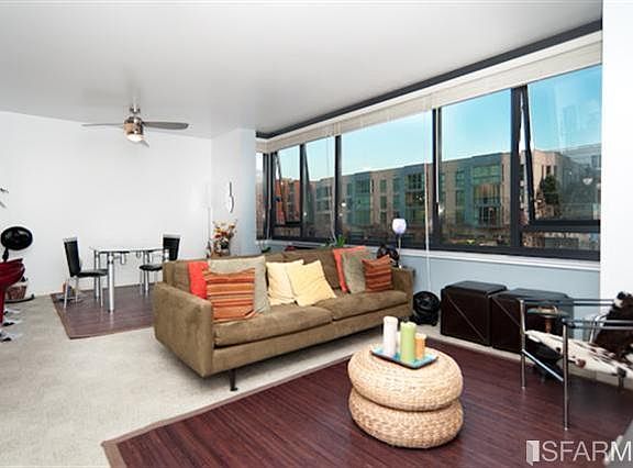 2nd image of 260 King St Unit 261