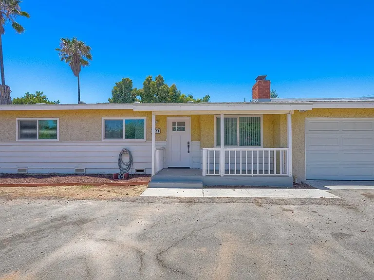 1921 Felicita Rd — Photo 4