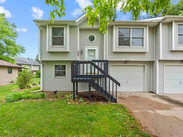 2045 S Ridge Dr, Coralville, IA 52241