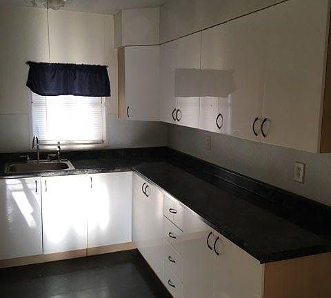 4th image of 608 S Bell St