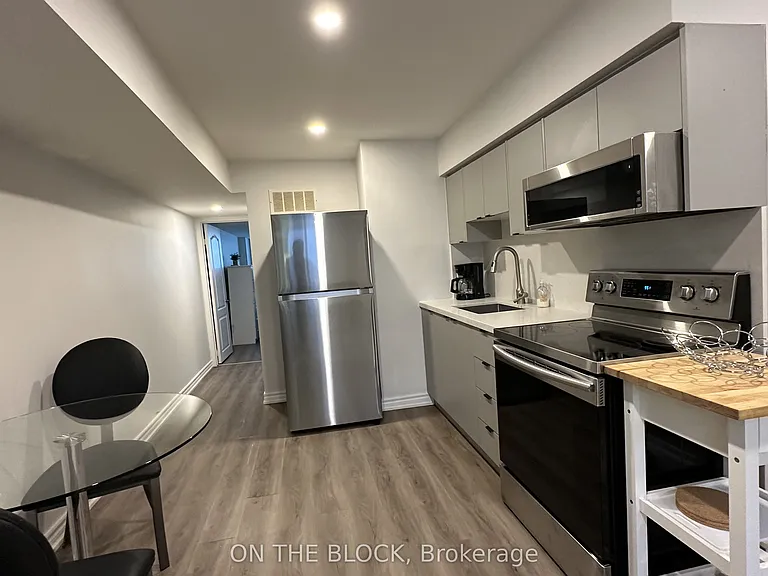 49 Leslie St #BASEMENT — Photo 9