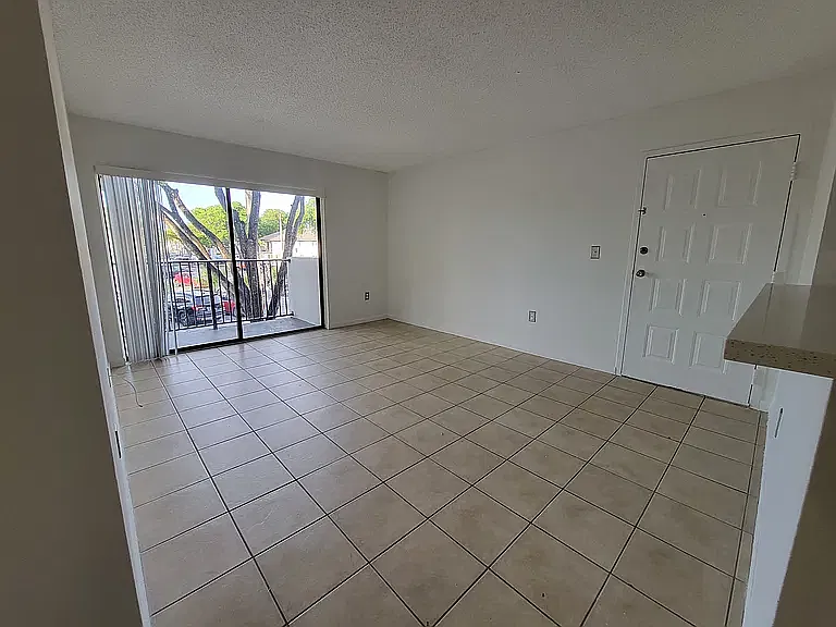 2 bed, 848 sqft, $2,190 — Photo 4