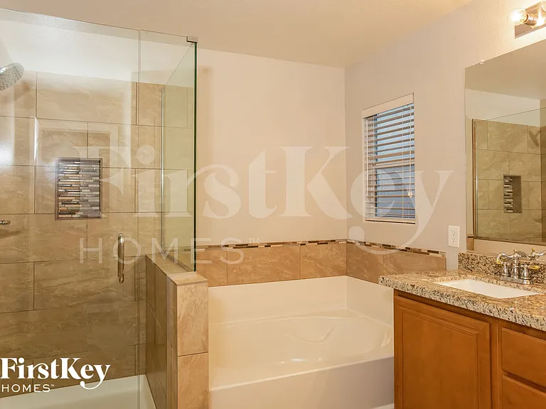 9947 Pioneer Ave — Photo 10