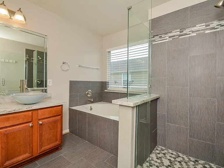 16021 Summerville Lake Dr — Photo 21