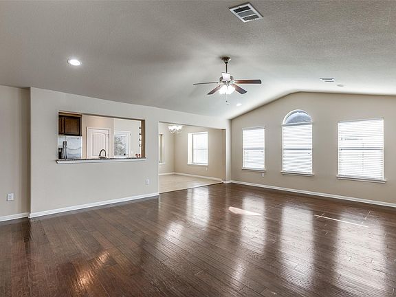 4th image of 636 Joppa Rd