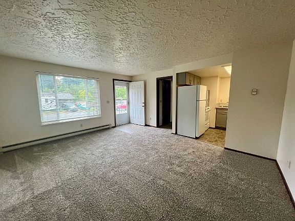 5th image of 612 Midway Dr NE