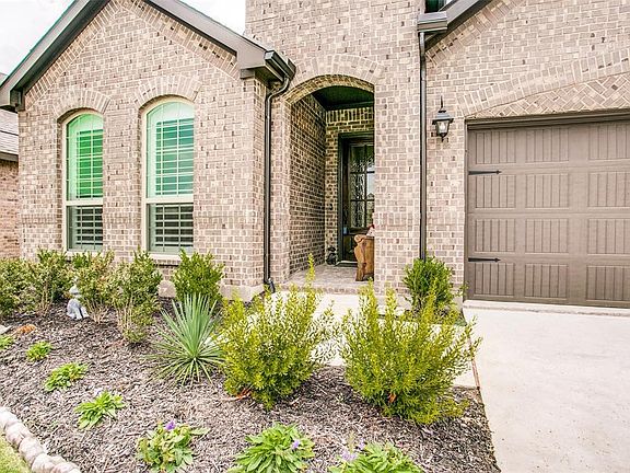 2nd image of 1617 Snowdrop Dr