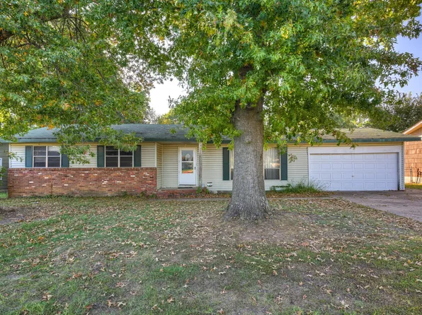 1823 S River Street, Carthage, MO 64836