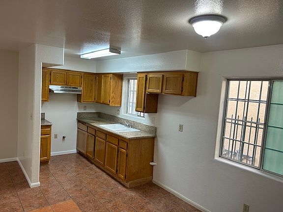 4th image of 5851 S Broadway #1
