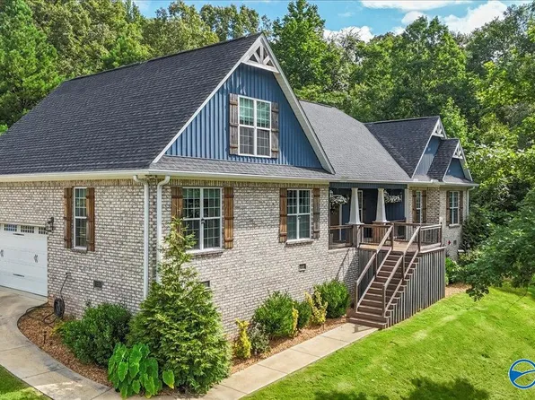 83 Buckskin Dr, Guntersville, AL 35976