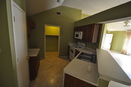 4th image of 1801 Woodhall Way
