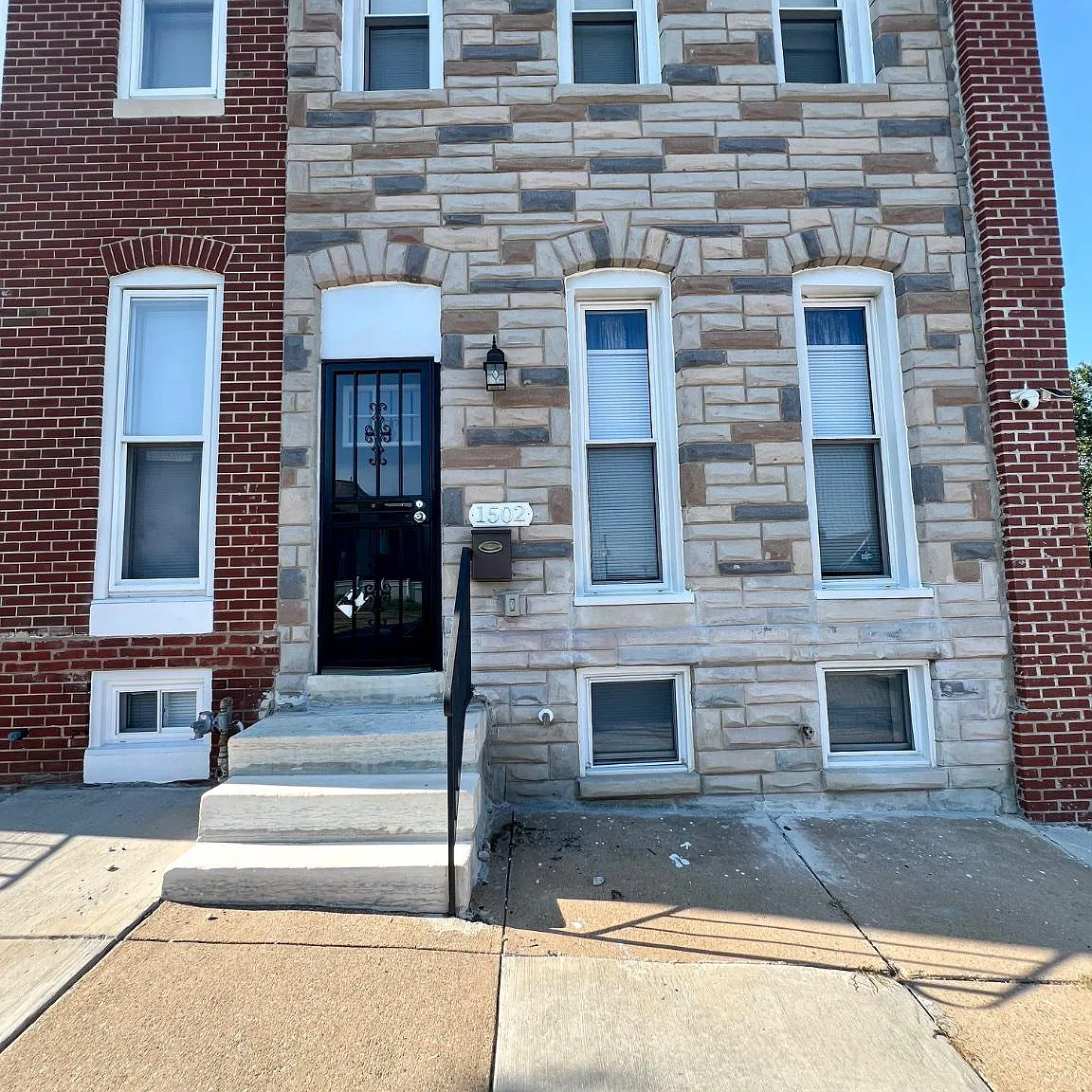 3 bed, 2.5 bath, 1500 sqft, $2,200 — Photo 1