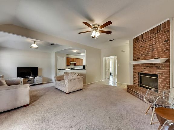 2nd image of 425 Sugar Mill Dr