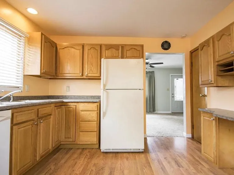 1222 N Ironwood Dr — Photo 8